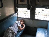 Petite sieste dans un train indien